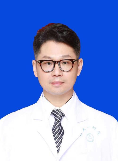 河南郑州中医王焱图片