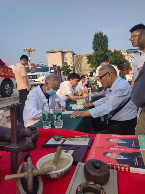 河南郑州中医王焱图片