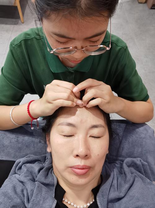 中医头部按摩视频教程