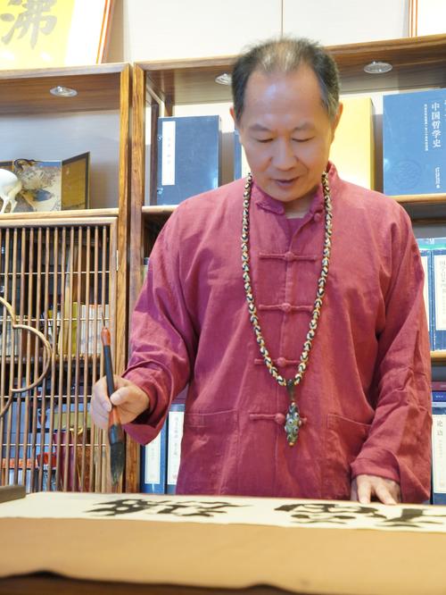 老中医王慧川个人图片