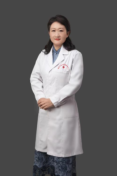 老中医王慧川个人图片