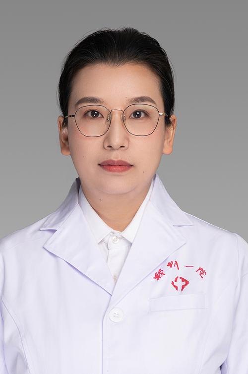 伊川中医院儿科李红宇